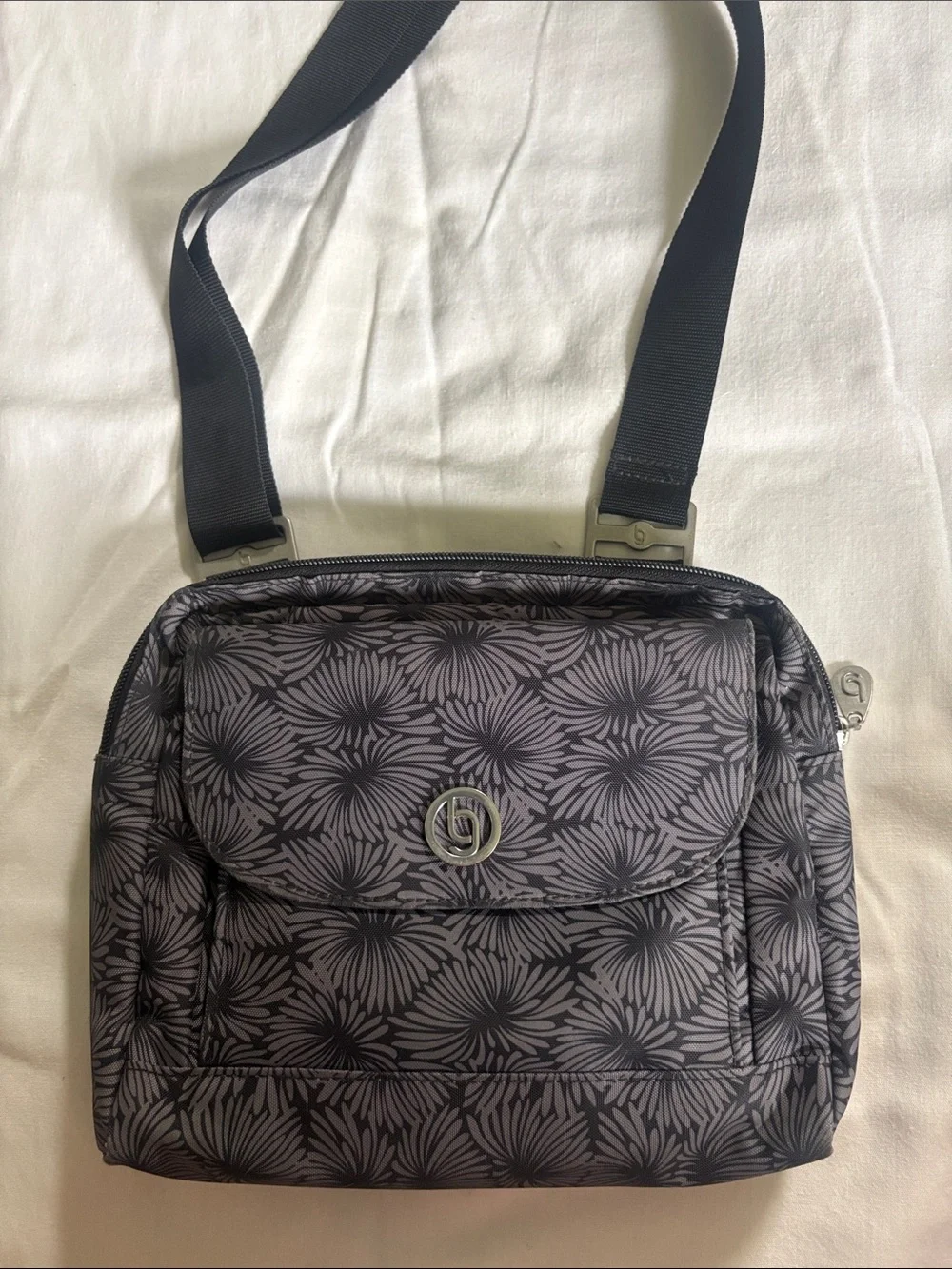 Baggallini Gray Patterned Crossbody Bag -